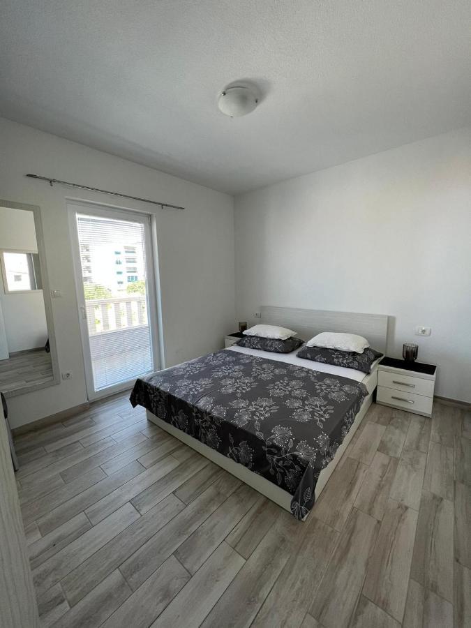 Apartments Villa Nova With Pool Makarska Exterior foto