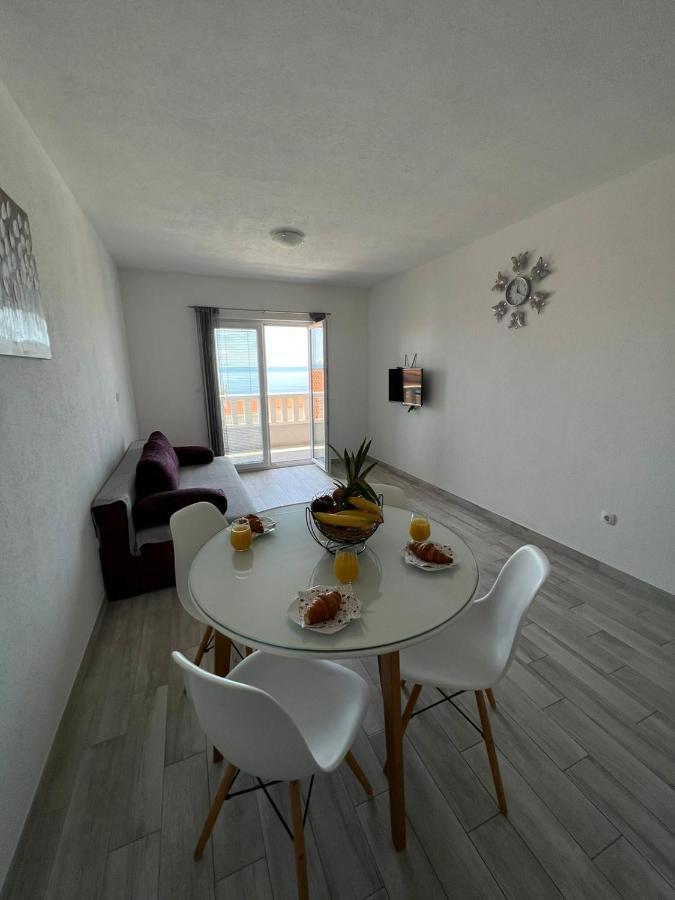 Apartments Villa Nova With Pool Makarska Exterior foto