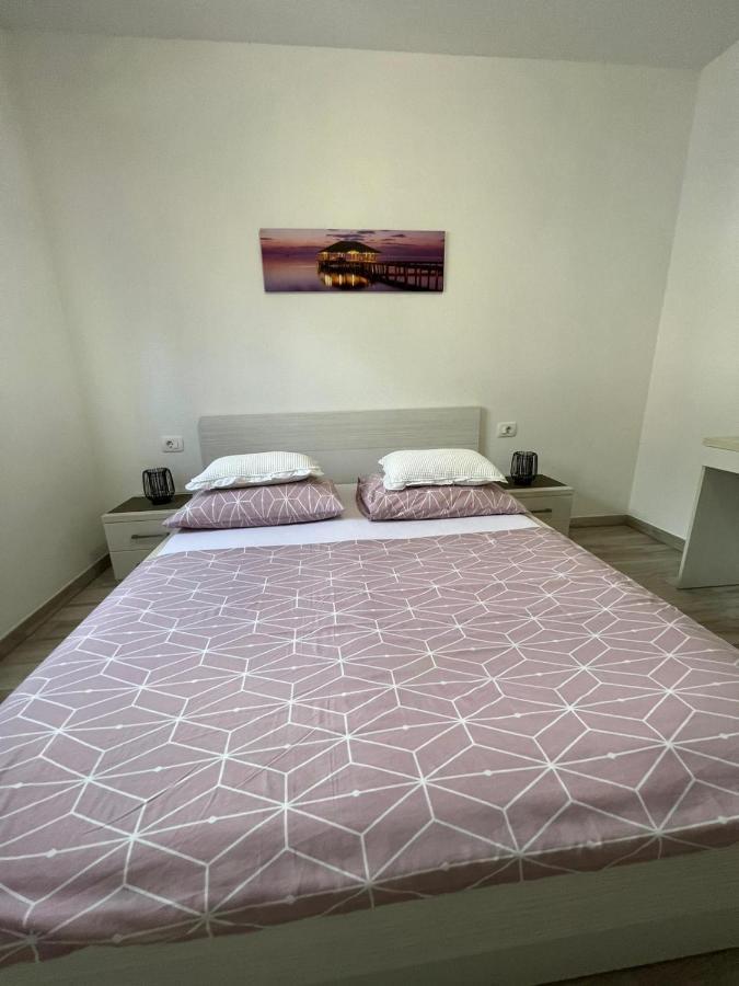 Apartments Villa Nova With Pool Makarska Exterior foto